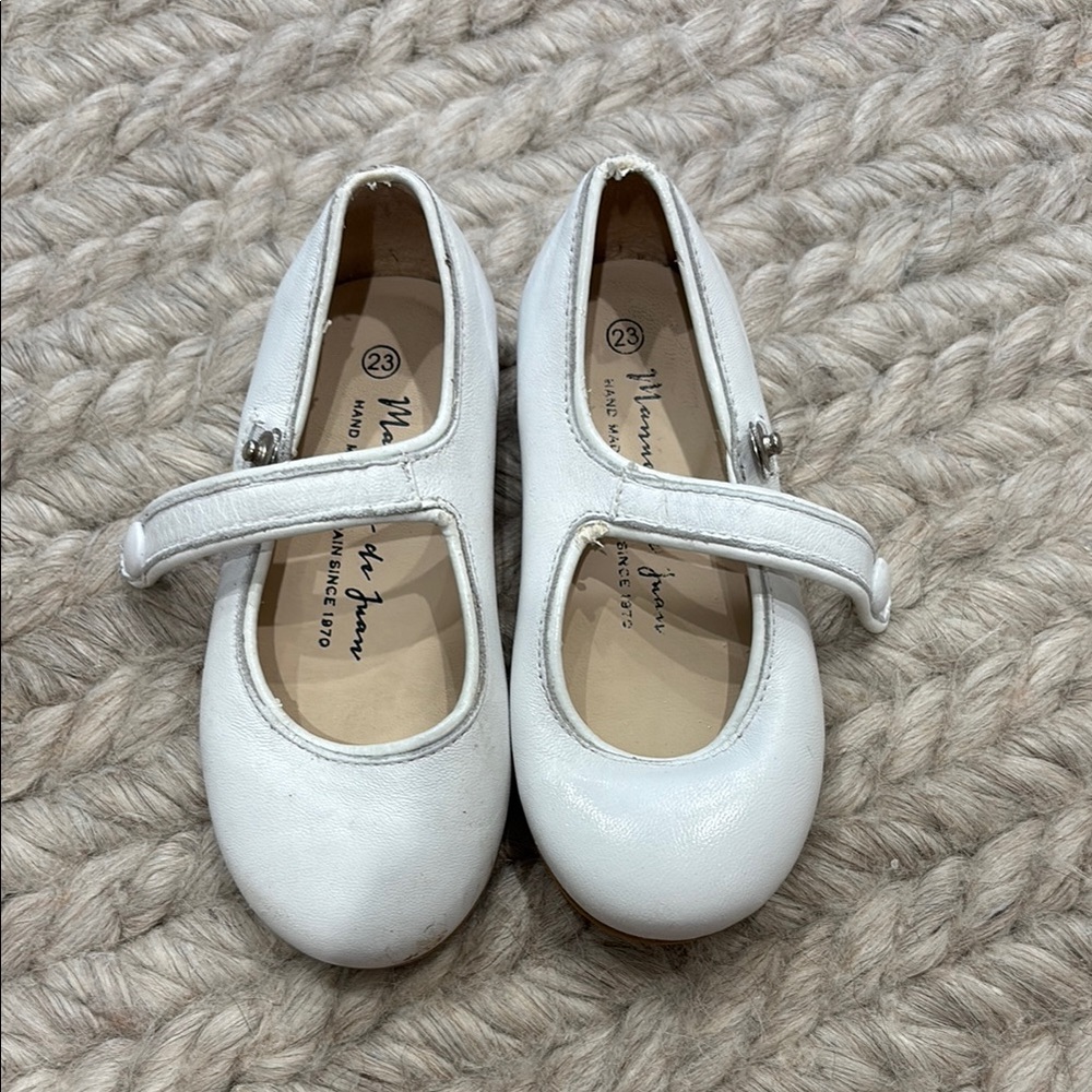 White Dress Shoes with Strap and Rounded Toe